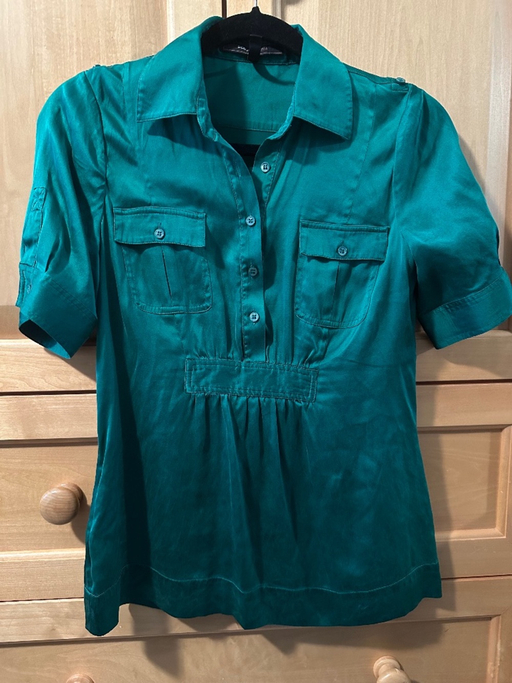 BCBGMAXAZRIA Satin Blouse with Button Details Green XS